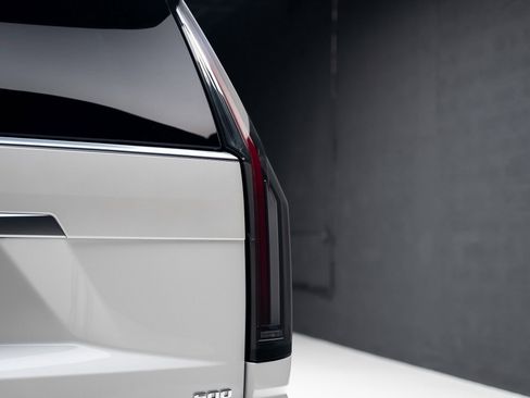 Used 2025 Cadillac Escalade Premium Luxury w/ Touring Package image 28