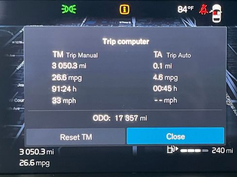 Used 2025 Volvo V60 B5 Cross Country Plus image 40