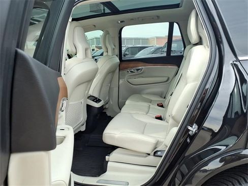 Used 2021 Volvo XC90 T5 Momentum w/ Advanced Package image 15