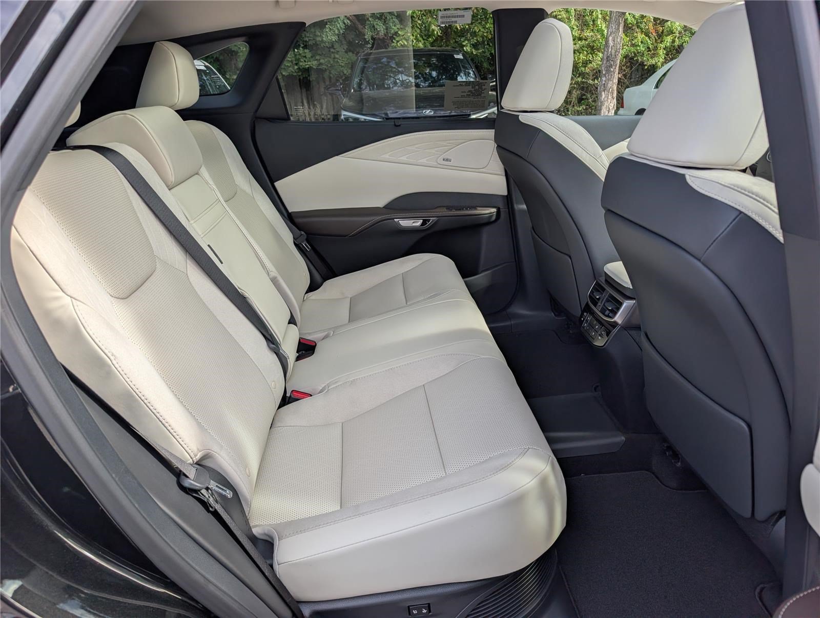 New 2026 Lexus RX 450h AWD w/ Convenience Package image 8