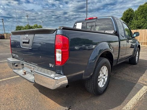 Used 2019 Nissan Frontier SV RWD image 4