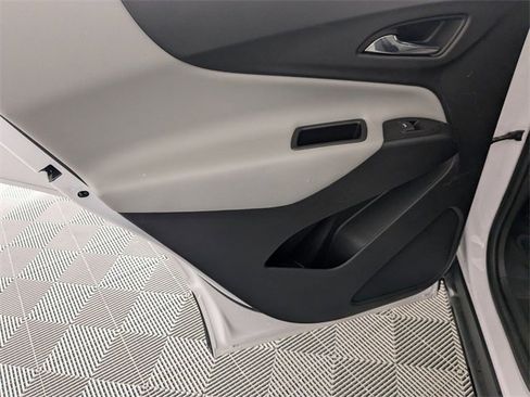 Used 2022 Chevrolet Equinox LT image 29