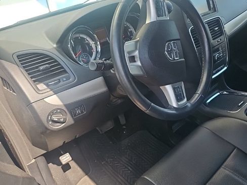 Used 2016 Dodge Grand Caravan R/T w/ Mopar Premium Addition Group FWD image 11