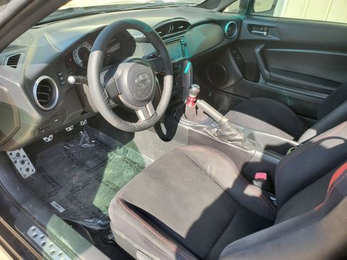 Used 2014 Scion FR-S RWD image 2