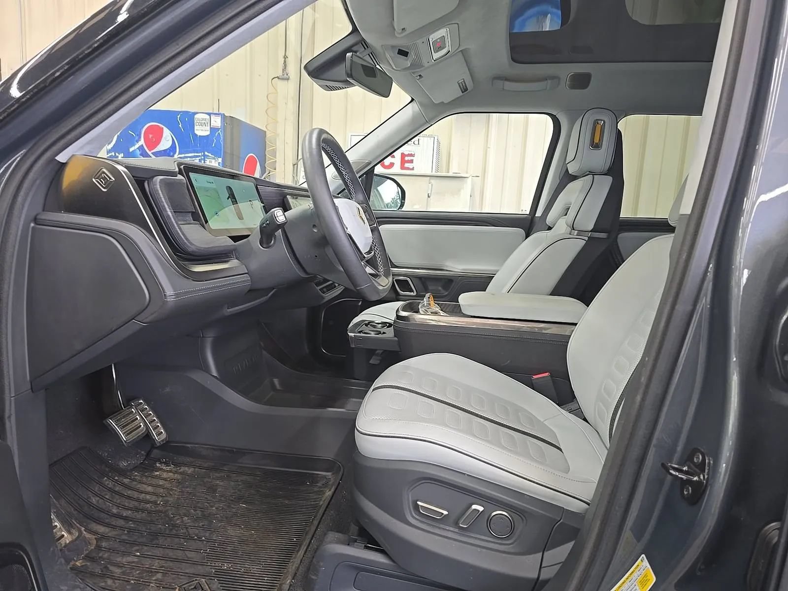 Used 2023 Rivian R1S Adventure Quad AWD/4WD image 2