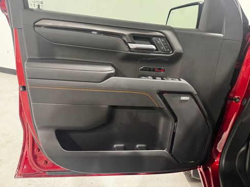 Used 2025 GMC Sierra 1500 AT4 w/ AT4 Premium Package AWD/4WD image 18