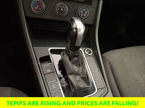 Used 2019 Volkswagen Jetta SE image 16