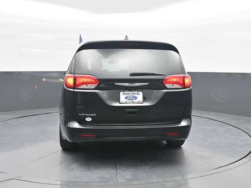 Used 2024 Chrysler Voyager LX FWD image 6