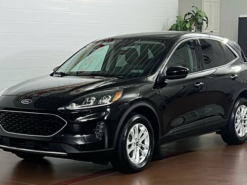 Used 2020 Ford Escape SE image 7