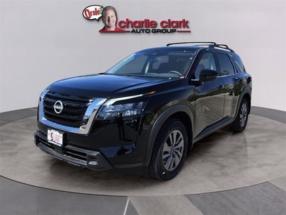 New 2025 Nissan Pathfinder SV