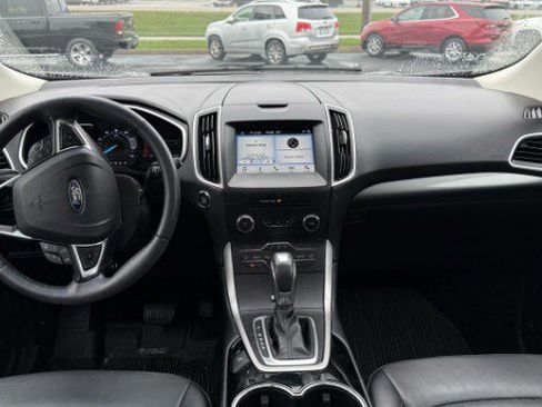 Used 2018 Ford Edge SEL w/ Equipment Group 201A AWD/4WD image 6