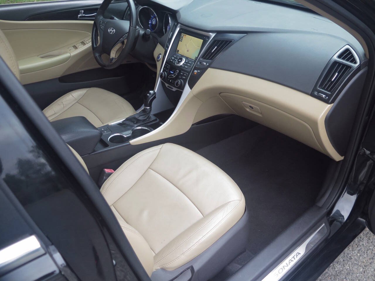 Used 2013 Hyundai Sonata Limited w/ Premium Pkg FWD image 32