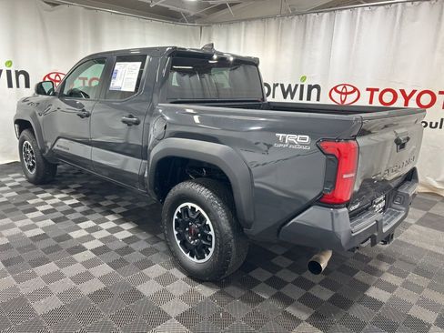 Used 2025 Toyota Tacoma SR5 image 5