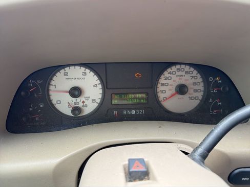 Used 2006 Ford F250 XL image 9