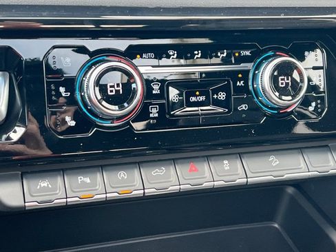 New 2026 GMC Sierra 1500 AT4 w/ Technology Package AWD/4WD image 17