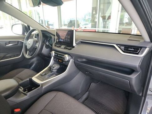 Used 2025 Toyota RAV4 XLE w/ Convenience Package AWD/4WD image 25