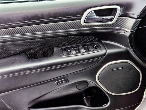 Used 2020 Jeep Grand Cherokee SRT image 46