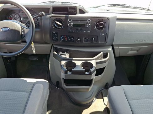 Used 2011 Ford E-350 and Econoline 350 XLT RWD image 16