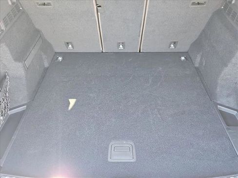 Used 2025 Audi Q5 Premium w/ Convenience Package image 6