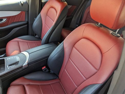 Used 2021 Mercedes-Benz GLC 300 4MATIC image 11