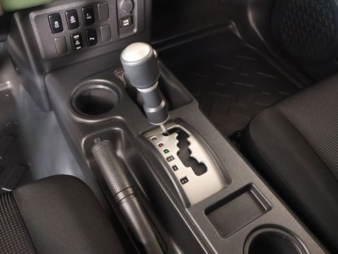Used 2014 Toyota FJ Cruiser 4WD w/ Upgrade Package image 9