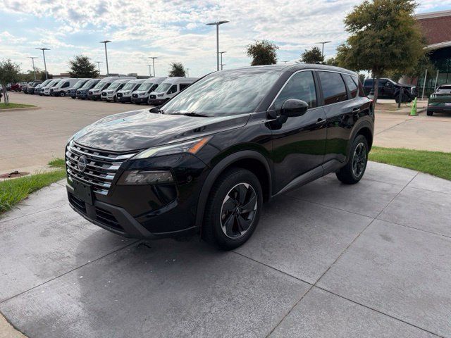 Used 2025 Nissan Rogue SV AWD/4WD image 3