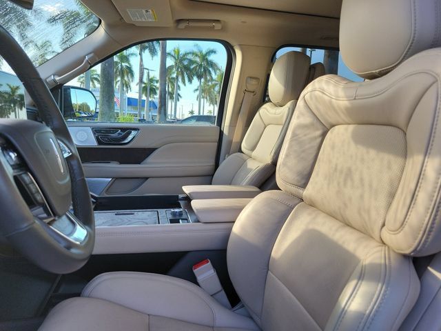 Certified 2021 Lincoln Navigator Reserve w/ Luxury Package AWD/4WD image 25