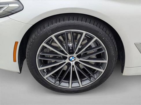 Certified 2023 BMW 530i w/ Premium Package image 25