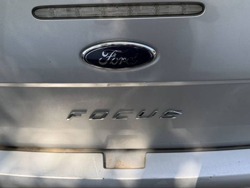 Used 2011 Ford Focus SE w/ 201A Rapid Spec Order Code FWD image 26