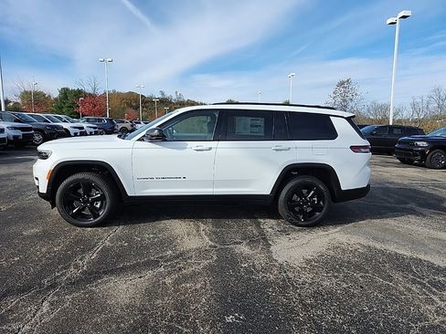 New 2025 Jeep Grand Cherokee L Limited w/ Black Appearance Package image 6