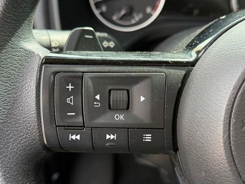 Used 2021 Nissan Rogue SV AWD/4WD image 14