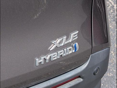 Used 2021 Toyota Sienna XLE FWD image 7