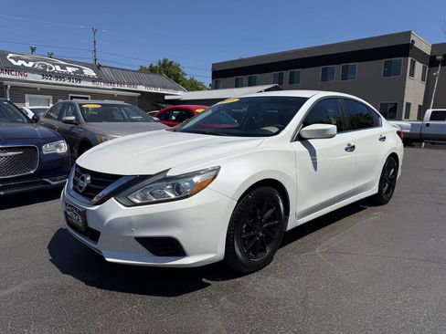 Used 2016 Nissan Altima 2.5 S w/ Power Driver Seat Package FWD image 1