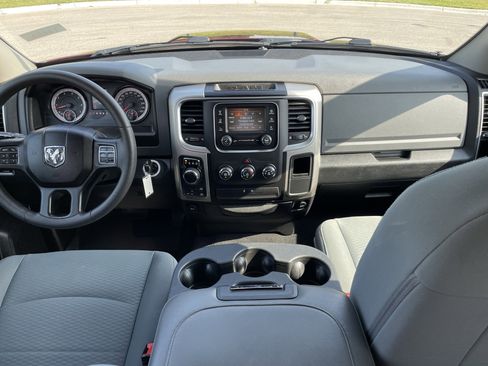Used 2020 RAM 1500 Classic SLT image 4