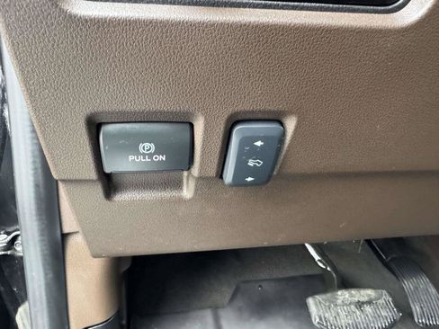 Used 2023 Ford F450 King Ranch w/ Chrome Package image 30