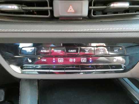 Certified 2021 Buick Envision Essence w/ Technology Package I FWD image 29