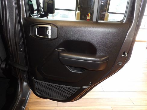 Used 2024 Jeep Wrangler Unlimited Sport AWD/4WD image 16