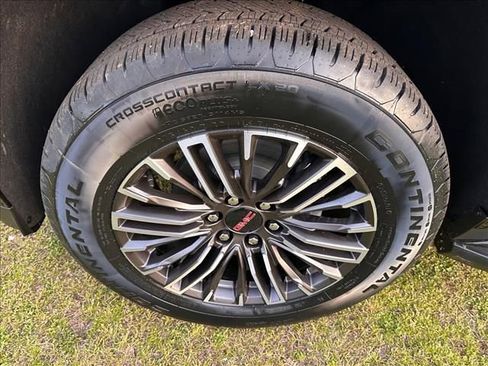 New 2026 GMC Yukon XL Elevation image 14