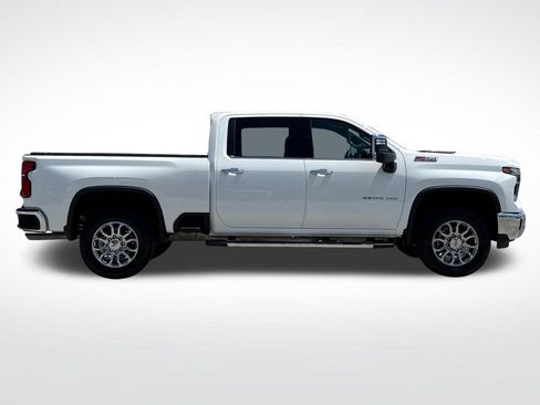 Used 2025 Chevrolet Silverado 2500 LTZ w/ LTZ Convenience Package AWD/4WD image 8