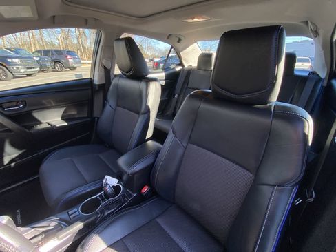 Used 2017 Toyota Corolla SE image 19