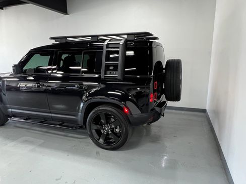 Used 2020 Land Rover Defender 110 HSE image 6