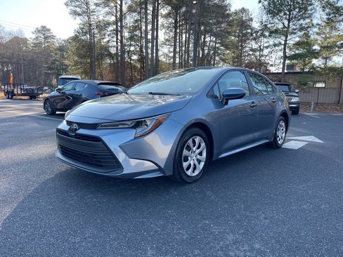 Used 2024 Toyota Corolla LE image 2