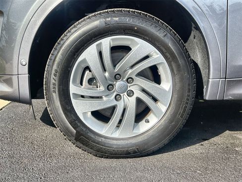 Used 2025 Land Rover Discovery Sport S image 10