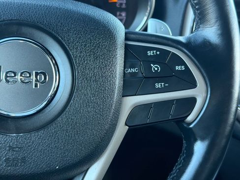 Used 2017 Jeep Grand Cherokee Laredo w/ Quick Order Package 23E image 25