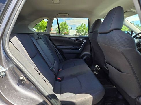 Used 2022 Toyota RAV4 LE AWD/4WD image 14