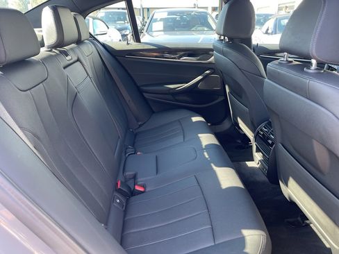 Used 2022 BMW 540i w/ Premium Package image 25