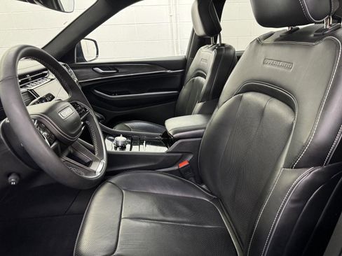Used 2023 Jeep Grand Cherokee Overland image 11