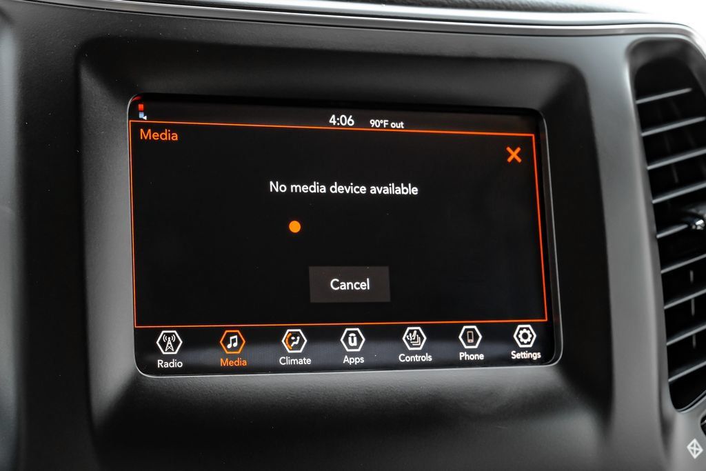 Used 2021 Jeep Cherokee Latitude Plus FWD image 25