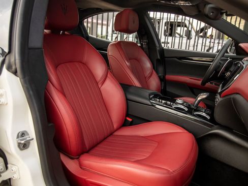 Used 2022 Maserati Ghibli Modena RWD image 45