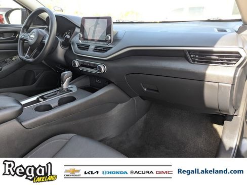 Used 2025 Nissan Altima 2.5 S image 9